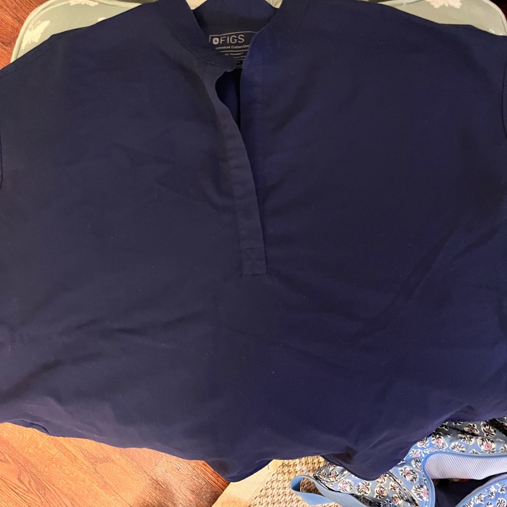 Figs Navy Rafaela Top - Picture 2 of 2